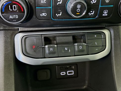 Used 2023 GMC Acadia SLT w/ Preferred Package FWD image 20