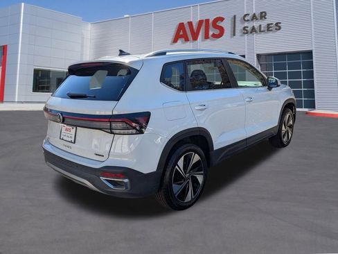 Used 2025 Volkswagen Taos SE image 6