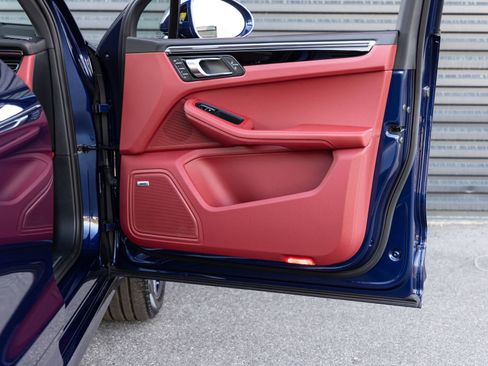New 2025 Porsche Macan S AWD/4WD image 32