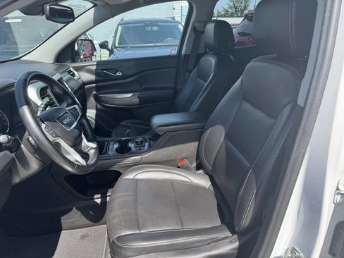 Used 2023 GMC Acadia SLT AWD/4WD image 4