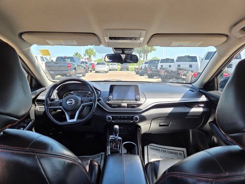 Used 2024 Nissan Altima 2.5 SR FWD image 22
