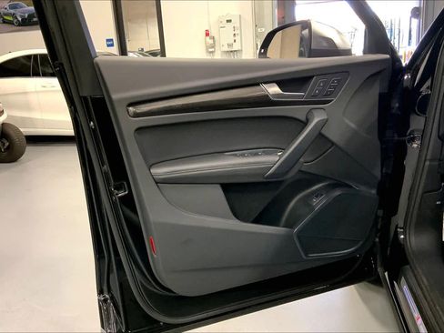Used 2022 Audi SQ5 Premium Plus image 18