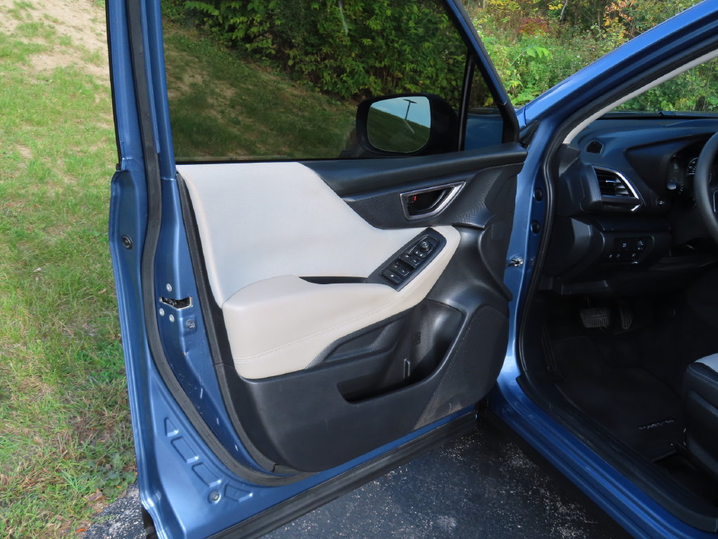 Used 2023 Subaru Forester AWD/4WD image 23