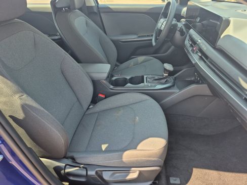 Used 2025 Kia K4 FWD image 23