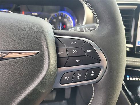 New 2026 Chrysler Pacifica Select image 29