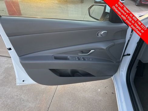 Used 2024 Hyundai Elantra SEL image 15