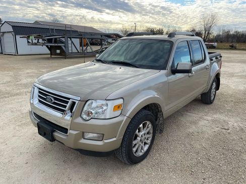 Used 2007 Ford Explorer Sport Trac Limited image 4
