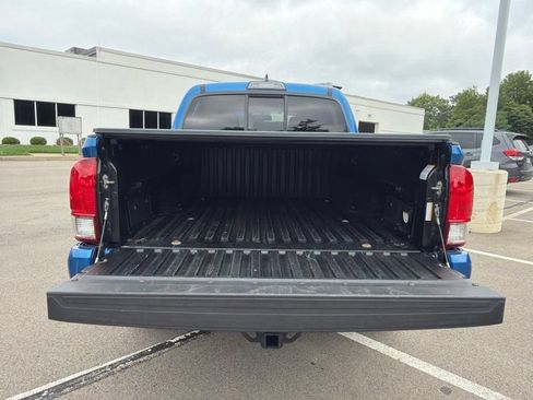 Used 2016 Toyota Tacoma TRD Sport w/ Towing Package AWD/4WD image 9