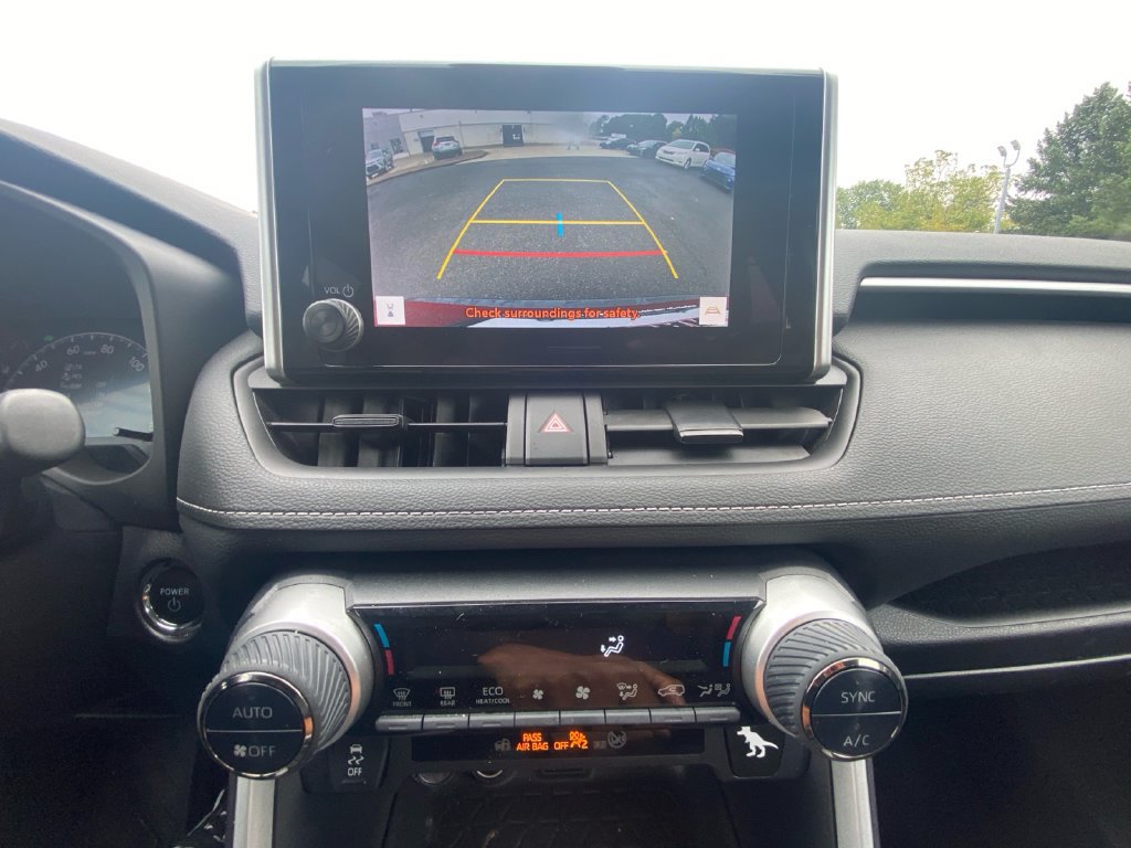 Used 2024 Toyota RAV4 XLE AWD/4WD image 20