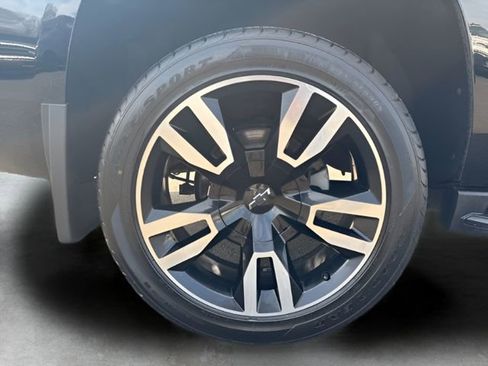 Used 2018 Chevrolet Tahoe Premier AWD/4WD image 10