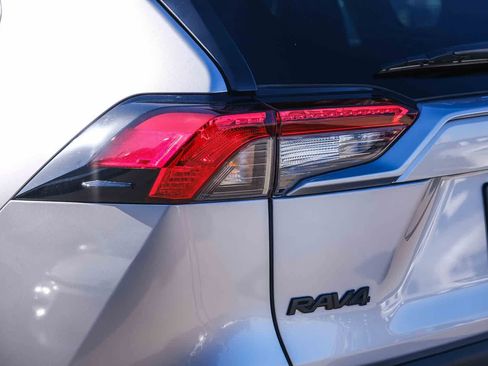 Certified 2022 Toyota RAV4 XLE Premium FWD image 7