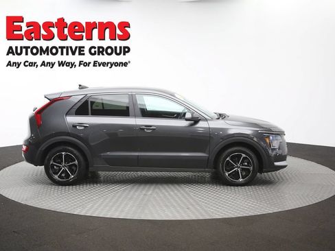 Used 2025 Kia Niro LX FWD image 42
