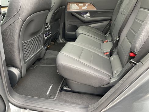 New 2026 Mercedes-Benz GLS 580 GLS 580 4MATIC SUV image 37