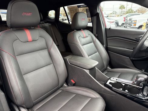 Certified 2024 Chevrolet Trax RS w/ Sunroof Package image 32