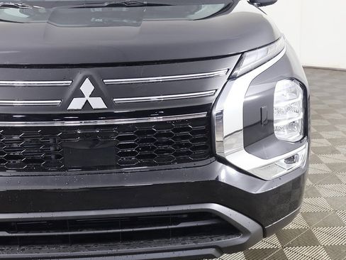 New 2026 Mitsubishi Outlander ES image 15