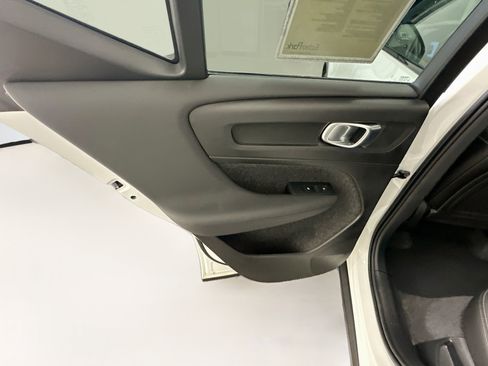 Used 2025 Volvo XC40 B5 Plus AWD/4WD image 27