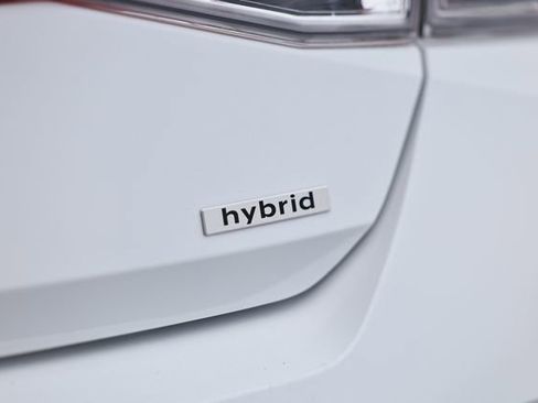 Certified 2025 Hyundai Elantra SEL FWD image 10