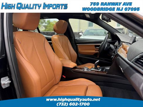 Used 2018 BMW 330i xDrive Wagon AWD/4WD image 25