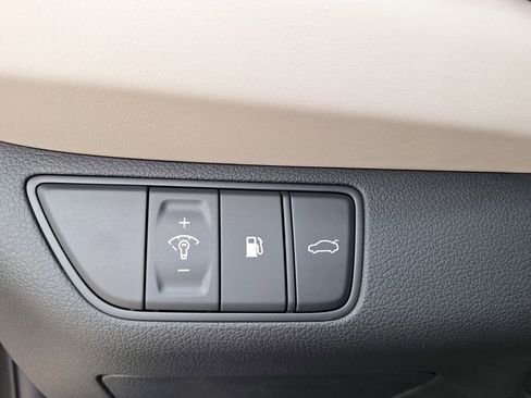 Used 2023 Genesis G70 2.0T w/ Sport Prestige Package image 22