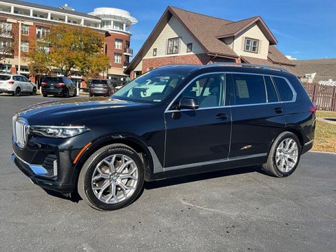 Used 2019 BMW X7 xDrive50i w/ Off-Road Package image 3