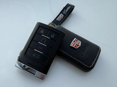 Used 2013 Cadillac XTS Premium FWD image 26