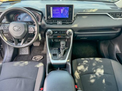 Used 2025 Toyota RAV4 LE AWD/4WD image 22