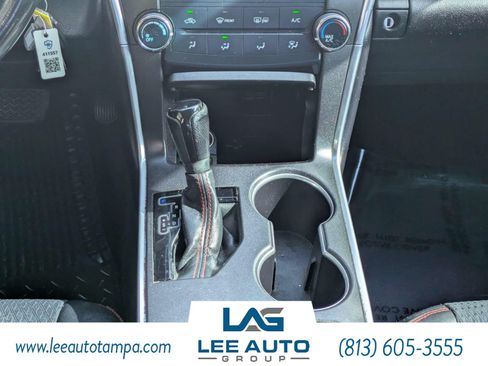 Used 2015 Toyota Camry SE FWD image 17