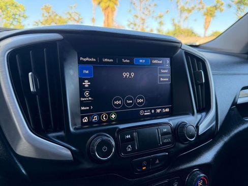 Used 2024 GMC Terrain SLT image 20