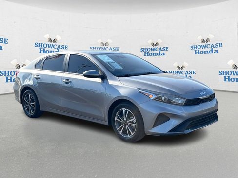 Used 2023 Kia Forte LXS image 10