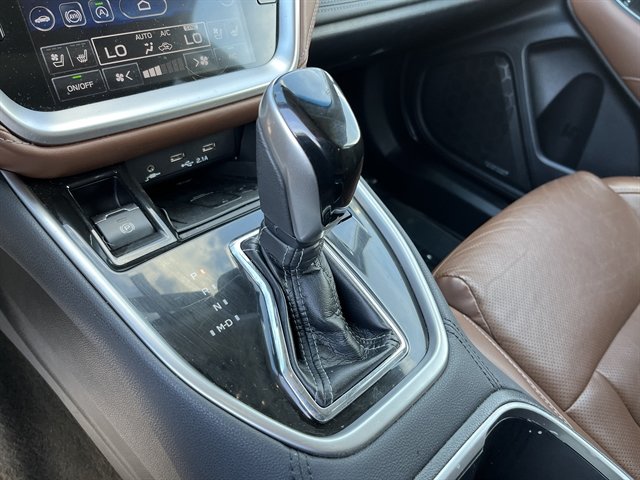 Used 2020 Subaru Outback Touring AWD/4WD image 32