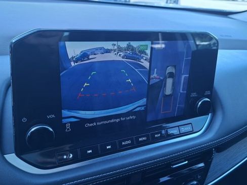Certified 2023 Nissan Rogue Platinum w/ Platinum Premium Package FWD image 13