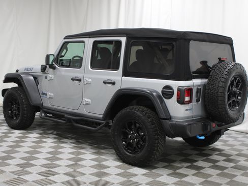 Used 2024 Jeep Wrangler Unlimited AWD/4WD image 27