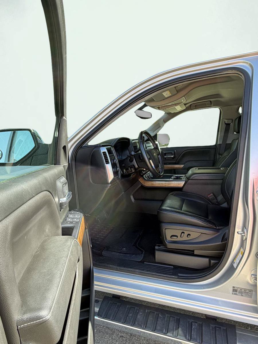 Used 2018 Chevrolet Silverado 1500 LTZ w/ LTZ Plus Package AWD/4WD image 2