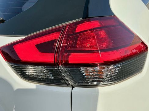 Used 2017 Nissan Rogue S image 16