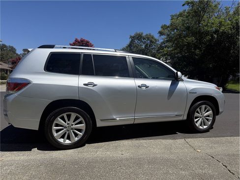 Used 2011 Toyota Highlander Limited AWD/4WD image 6