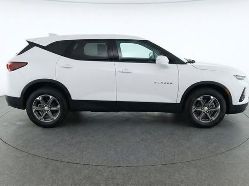 Used 2025 Chevrolet Blazer LT FWD image 8