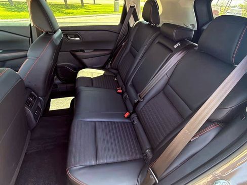 Used 2025 Nissan Rogue SV AWD/4WD image 21