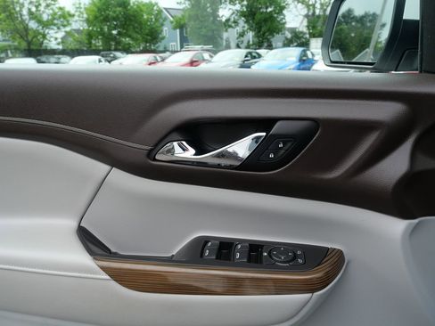 Used 2021 GMC Acadia SLE w/ Driver Convenience Package AWD/4WD image 15