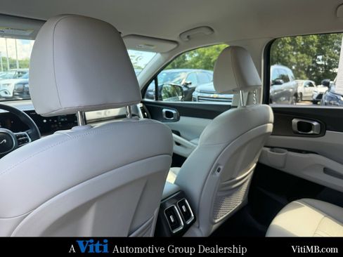 Used 2025 Kia Sorento S FWD image 20