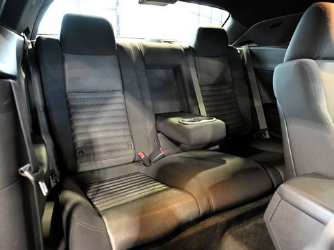 Used 2014 Dodge Challenger R/T RWD image 35
