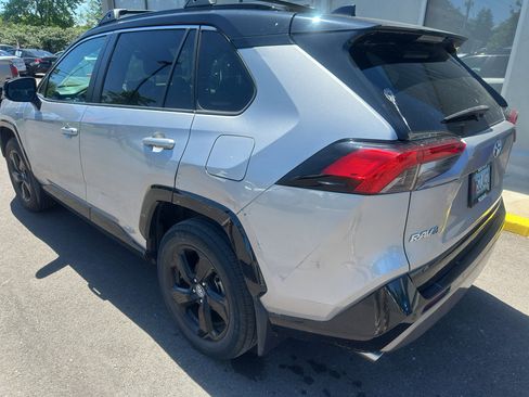 Used 2020 Toyota RAV4 XSE AWD/4WD image 4