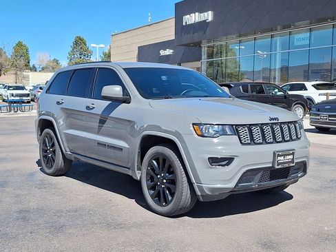 Used 2020 Jeep Grand Cherokee Altitude image 1