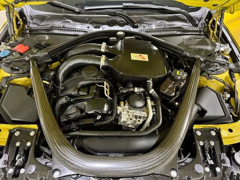 Used 2018 BMW M4 Coupe w/ Competition Package image 22