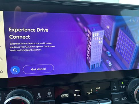 Used 2023 Toyota Highlander XLE image 10