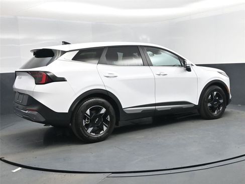 Used 2026 Kia Sportage LX w/ LX Convenience Package image 4