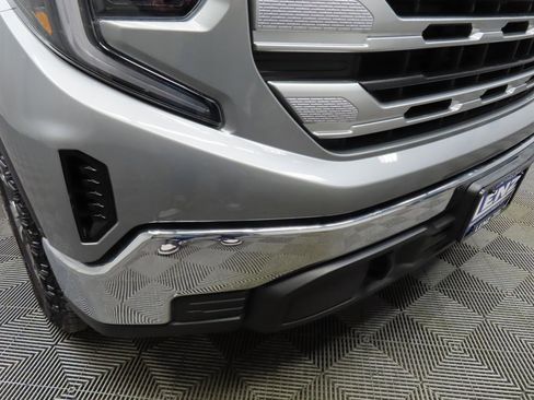 Used 2025 GMC Sierra 1500 SLE image 40