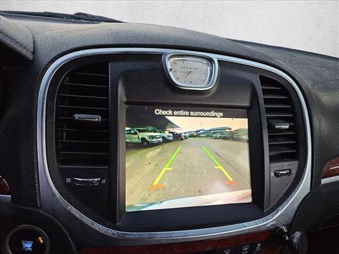Used 2014 Chrysler 300 image 16
