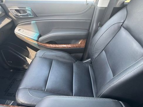 Used 2019 Chevrolet Suburban Premier AWD/4WD image 24