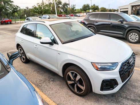 Used 2023 Audi Q5 2.0T Premium Plus w/ Premium Plus Package AWD/4WD image 6