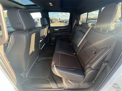 New 2026 GMC Sierra 1500 Denali w/ Denali Reserve Package image 14